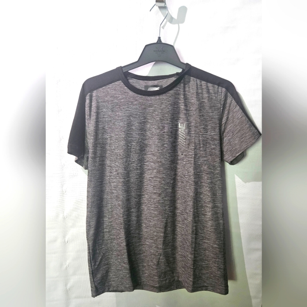 Short sleeve t shirt